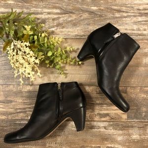 Sam Edelman • Meredith Booties Black